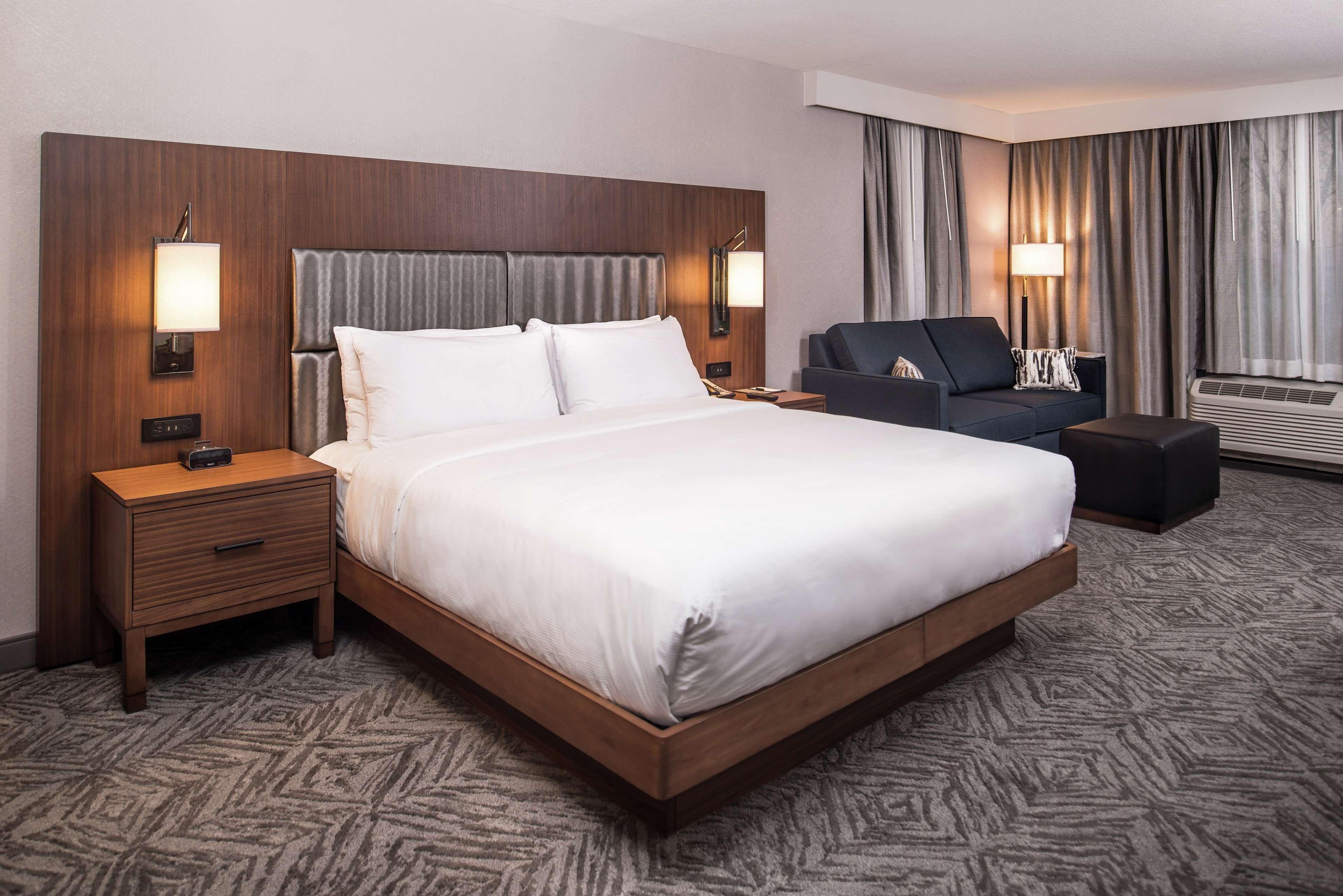 Отель Doubletree By Hilton Lafayette East Экстерьер фото