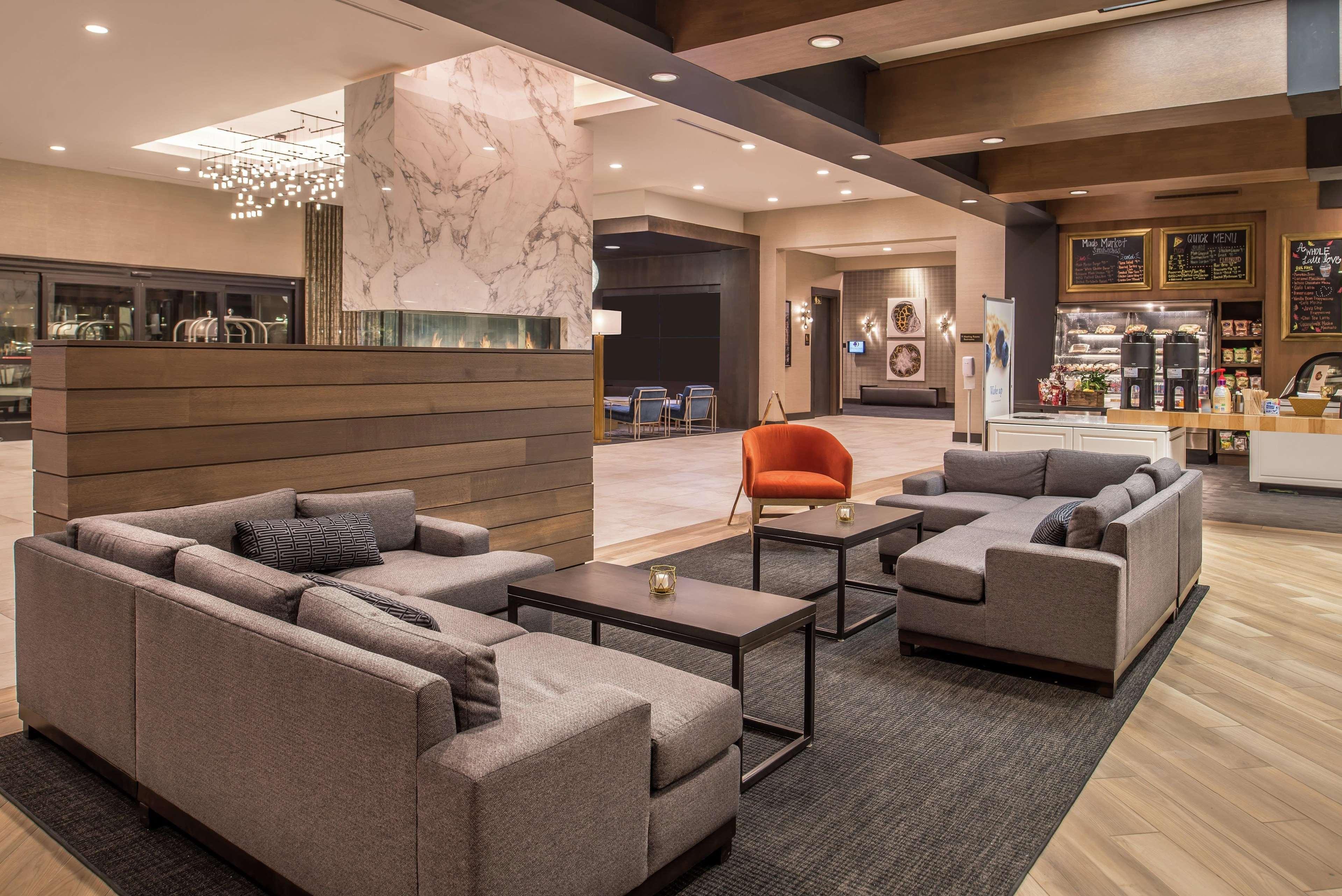 Отель Doubletree By Hilton Lafayette East Экстерьер фото