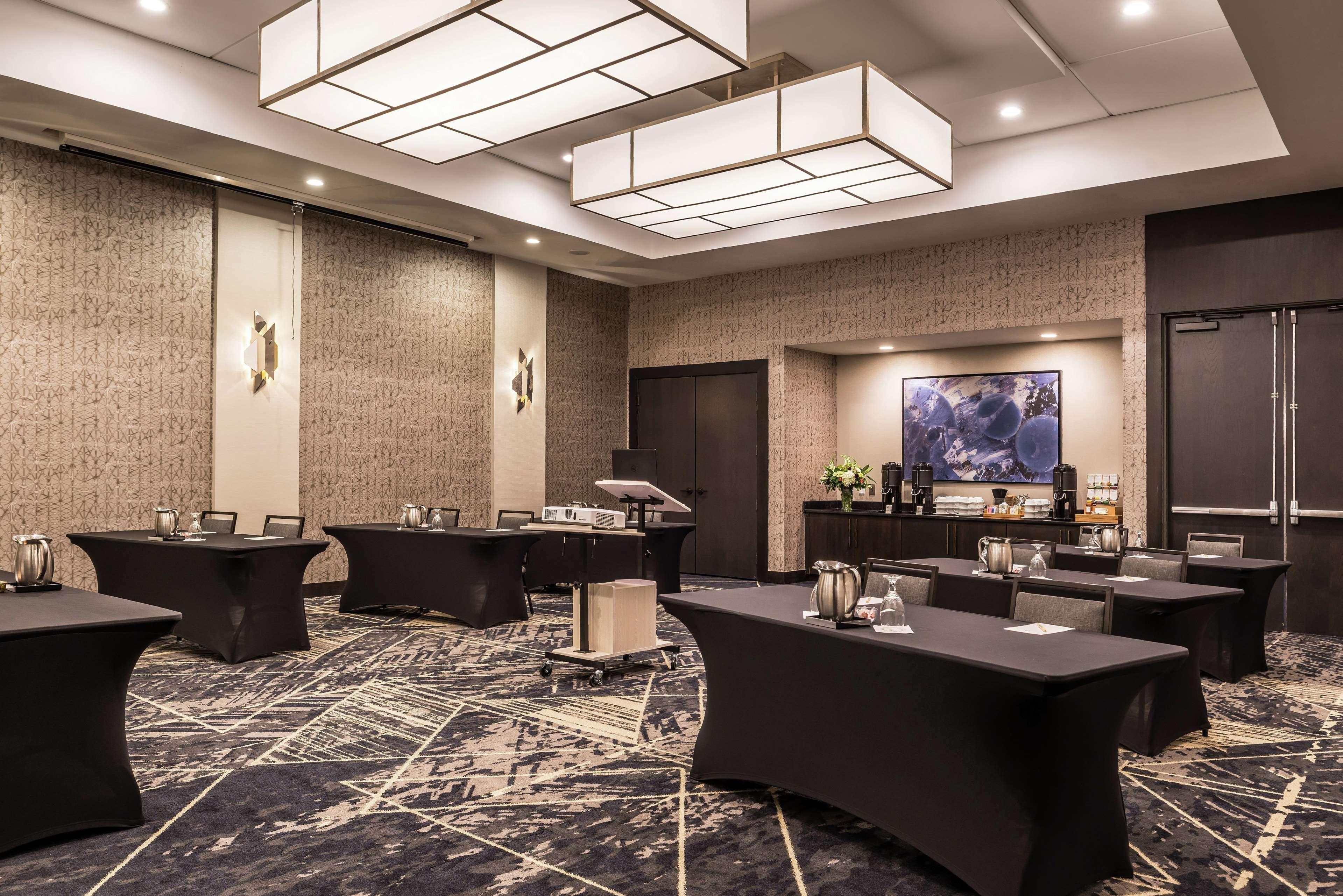 Отель Doubletree By Hilton Lafayette East Экстерьер фото