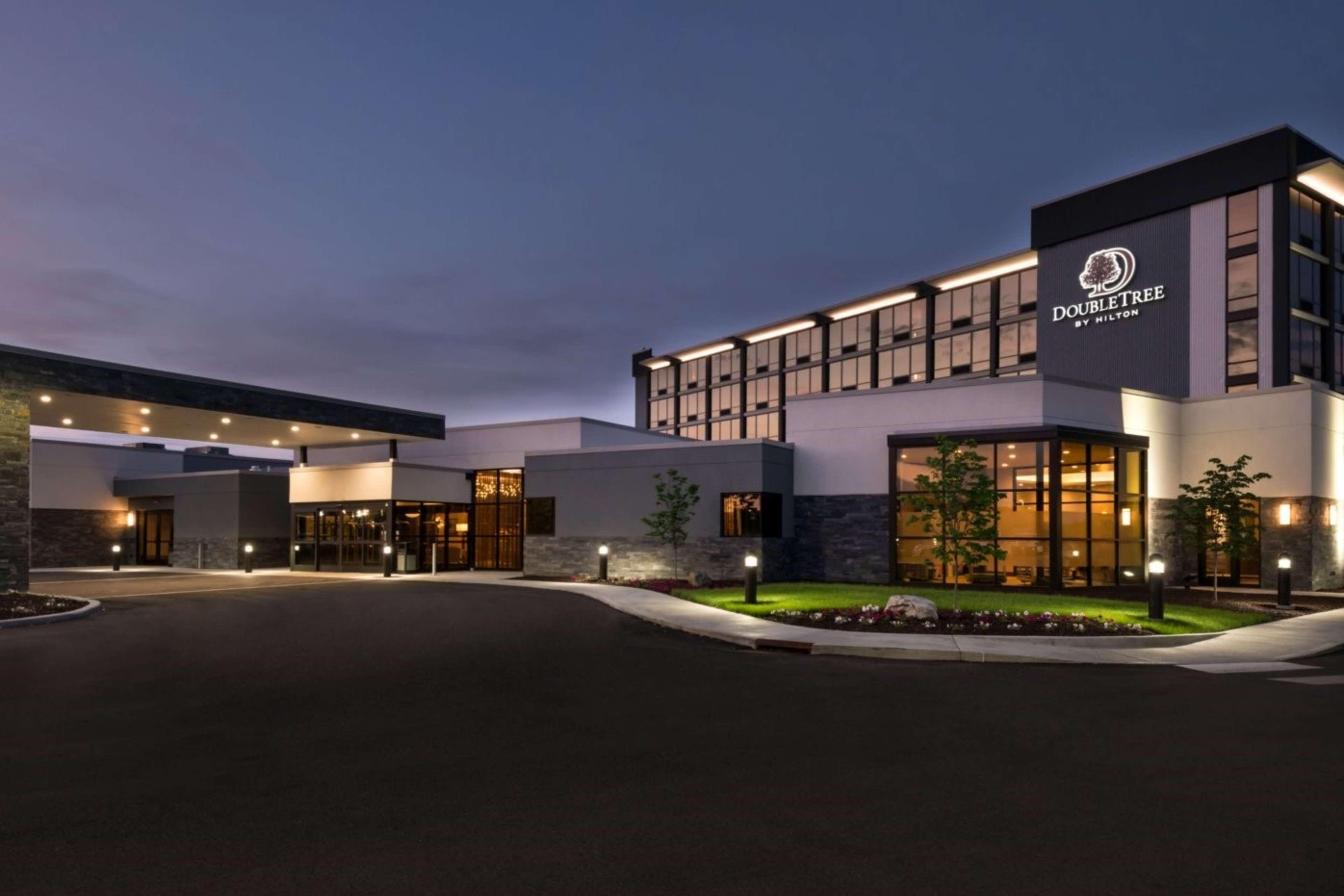 Отель Doubletree By Hilton Lafayette East Экстерьер фото